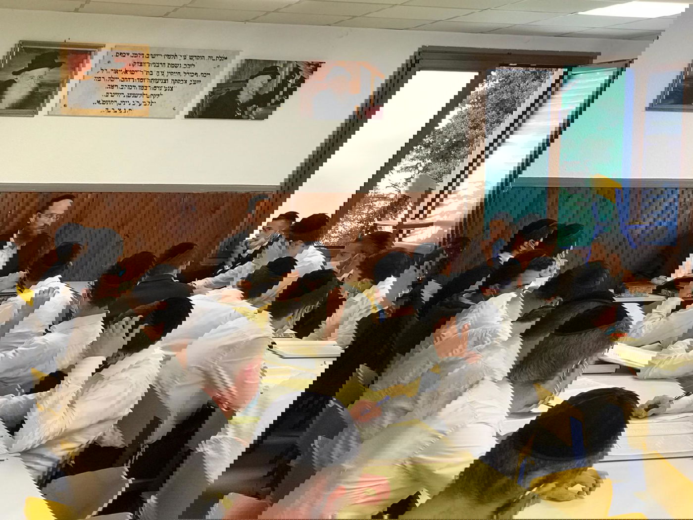 ראשי הישיבות חיזקו את בחורי ישיבות שנשארו בצרפת