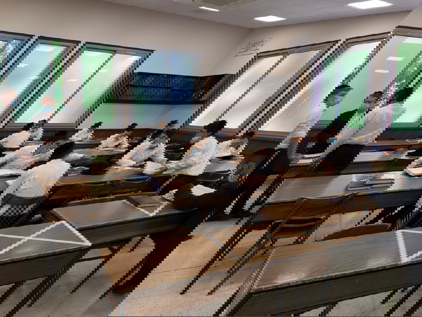 ראשי הישיבות חיזקו את בחורי ישיבות שנשארו בצרפת