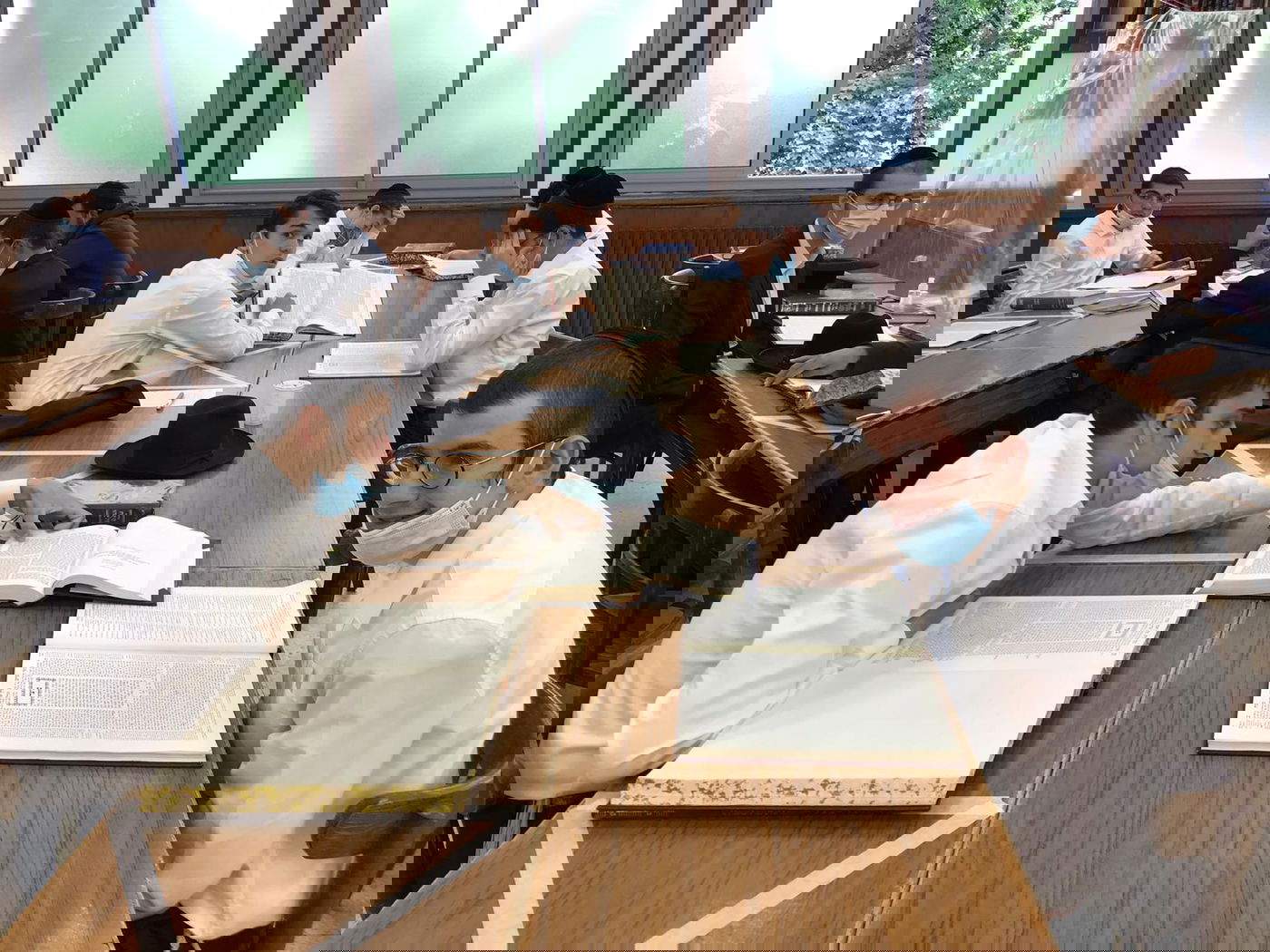 ראשי הישיבות חיזקו את בחורי ישיבות שנשארו בצרפת