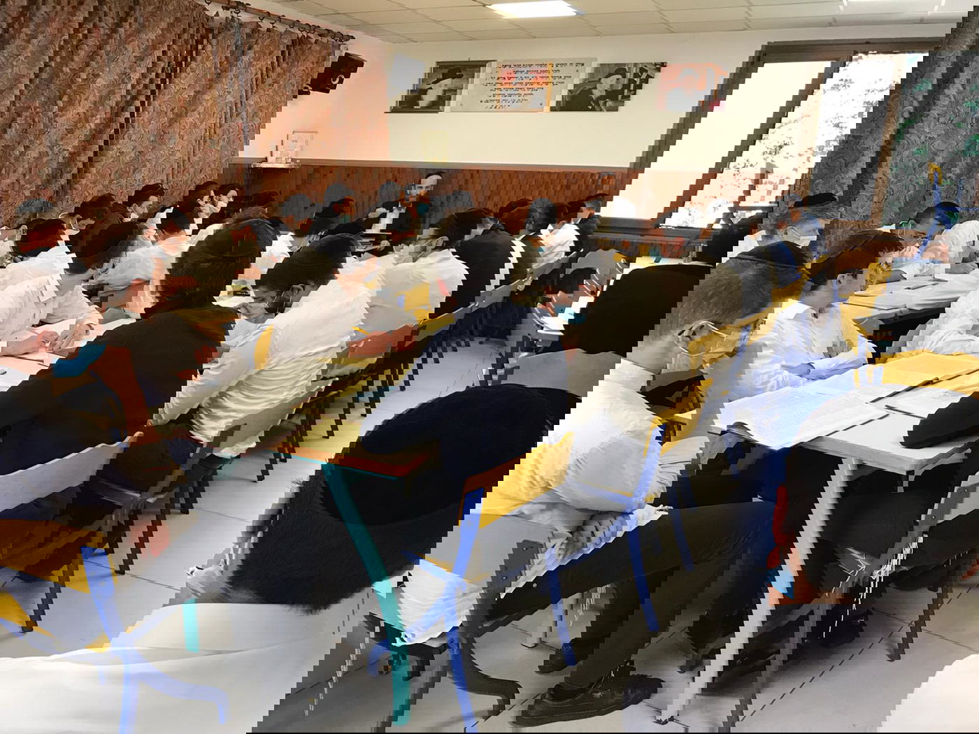 ראשי הישיבות חיזקו את בחורי ישיבות שנשארו בצרפת