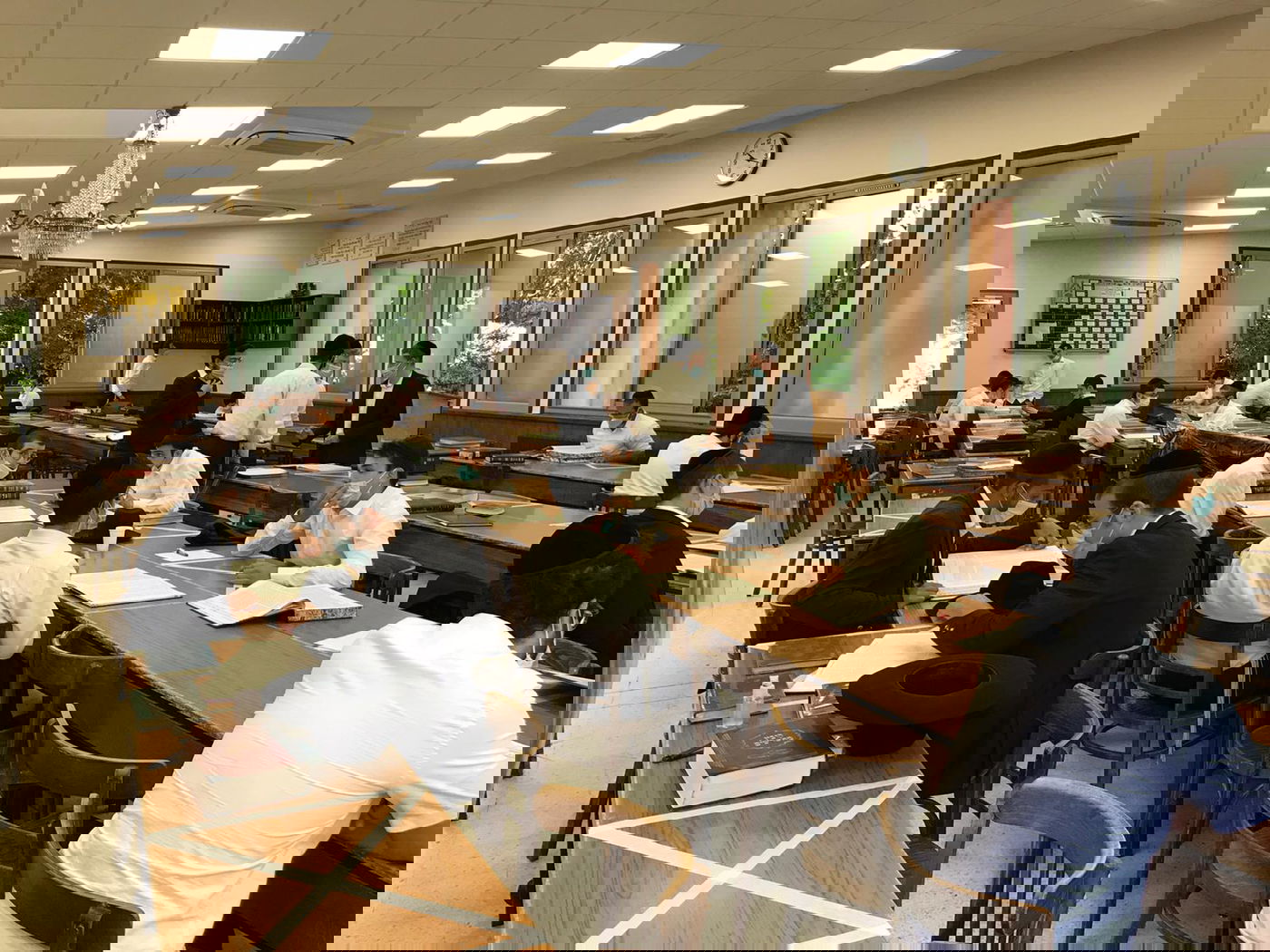 ראשי הישיבות חיזקו את בחורי ישיבות שנשארו בצרפת