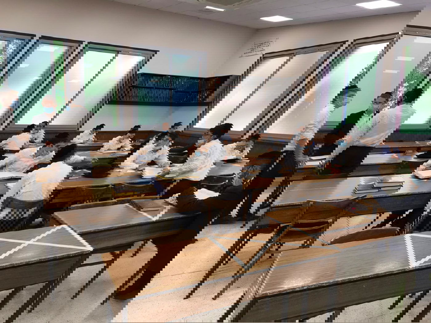 ראשי הישיבות חיזקו את בחורי ישיבות שנשארו בצרפת