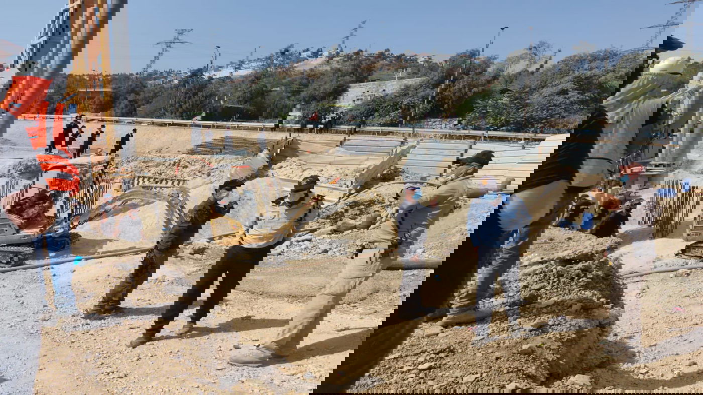 "שודדים!" • המפגינים עצרו חילול קברים. תיעוד