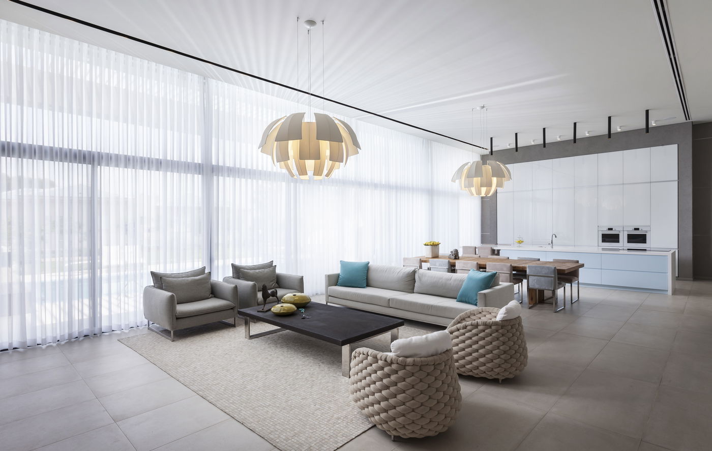 אתם חייבים לראות איך האדריכלית הפתיעה את אלישבע באולפן