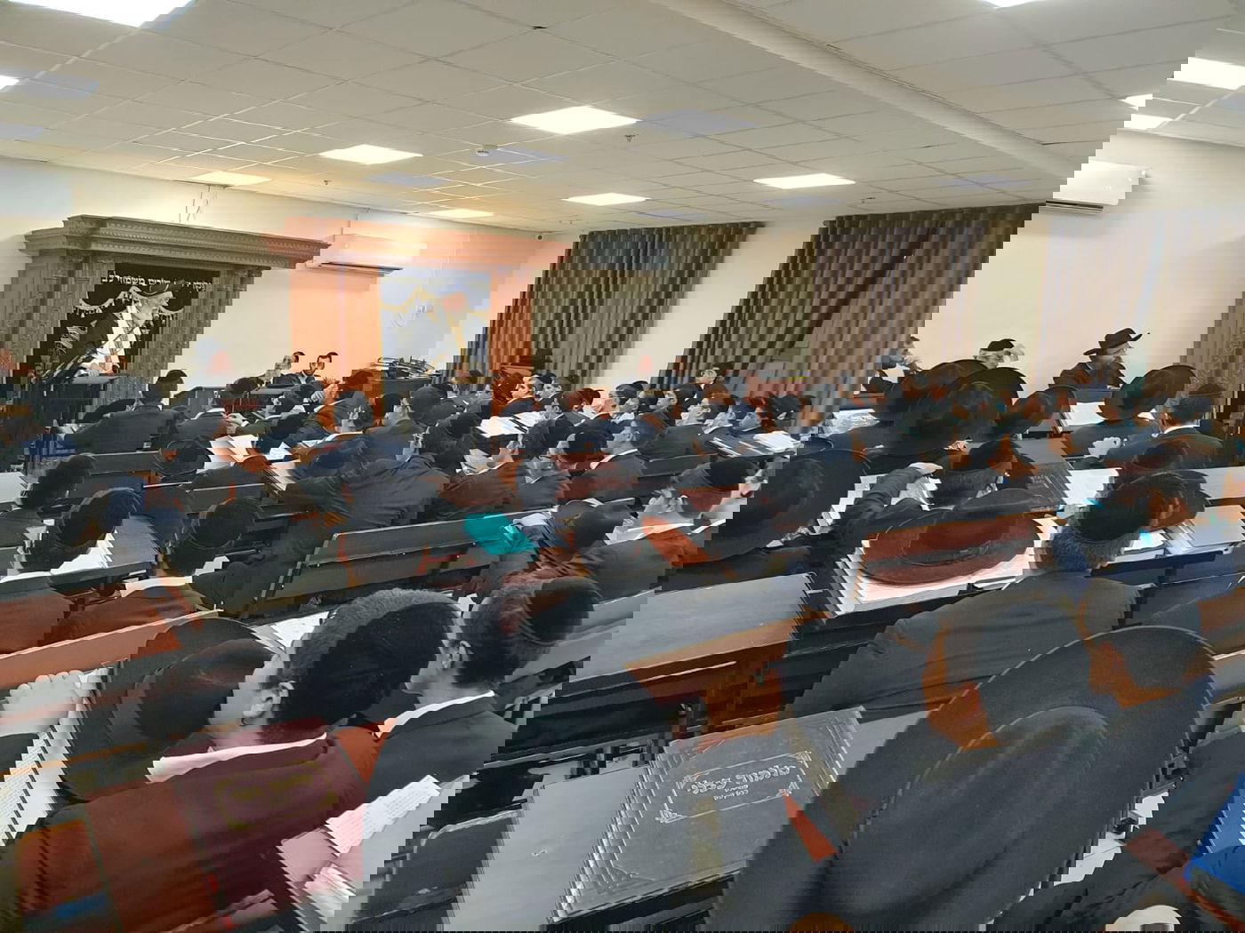 הראשל"צ הגר"ש עמאר חיזק את תלמידי הישיבה בביתר