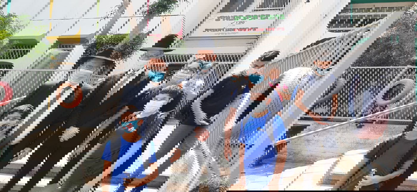 מרגש: ילדי 'שובו' בגרסה לשיר 'מי אנוכי' • צפו