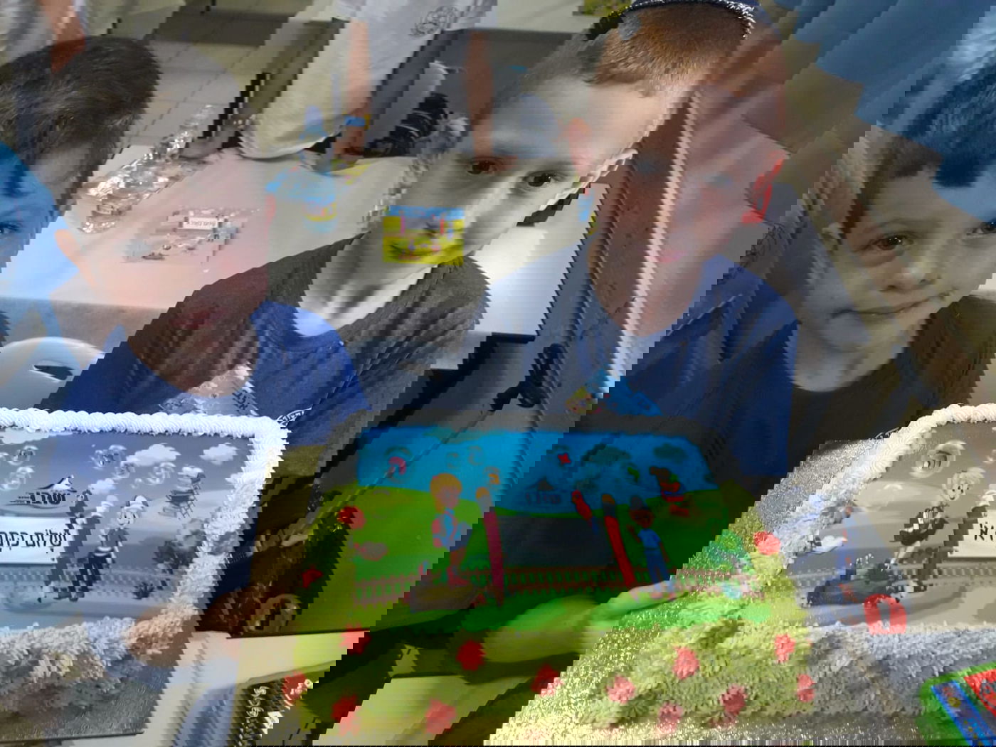 מרגש: ילדי 'שובו' בגרסה לשיר 'מי אנוכי' • צפו