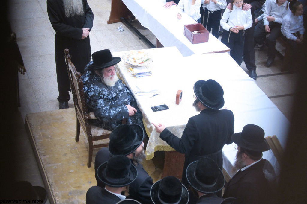 ביתר עילית: חסידי ויז'ניץ התברכו מהאדמו"ר