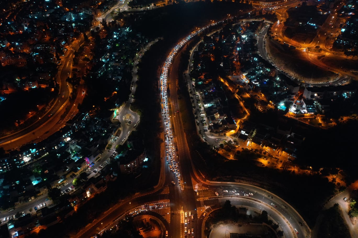 העוצר הלילי על שכונת רמות: כך הוא נראה מהרחפן • צפו