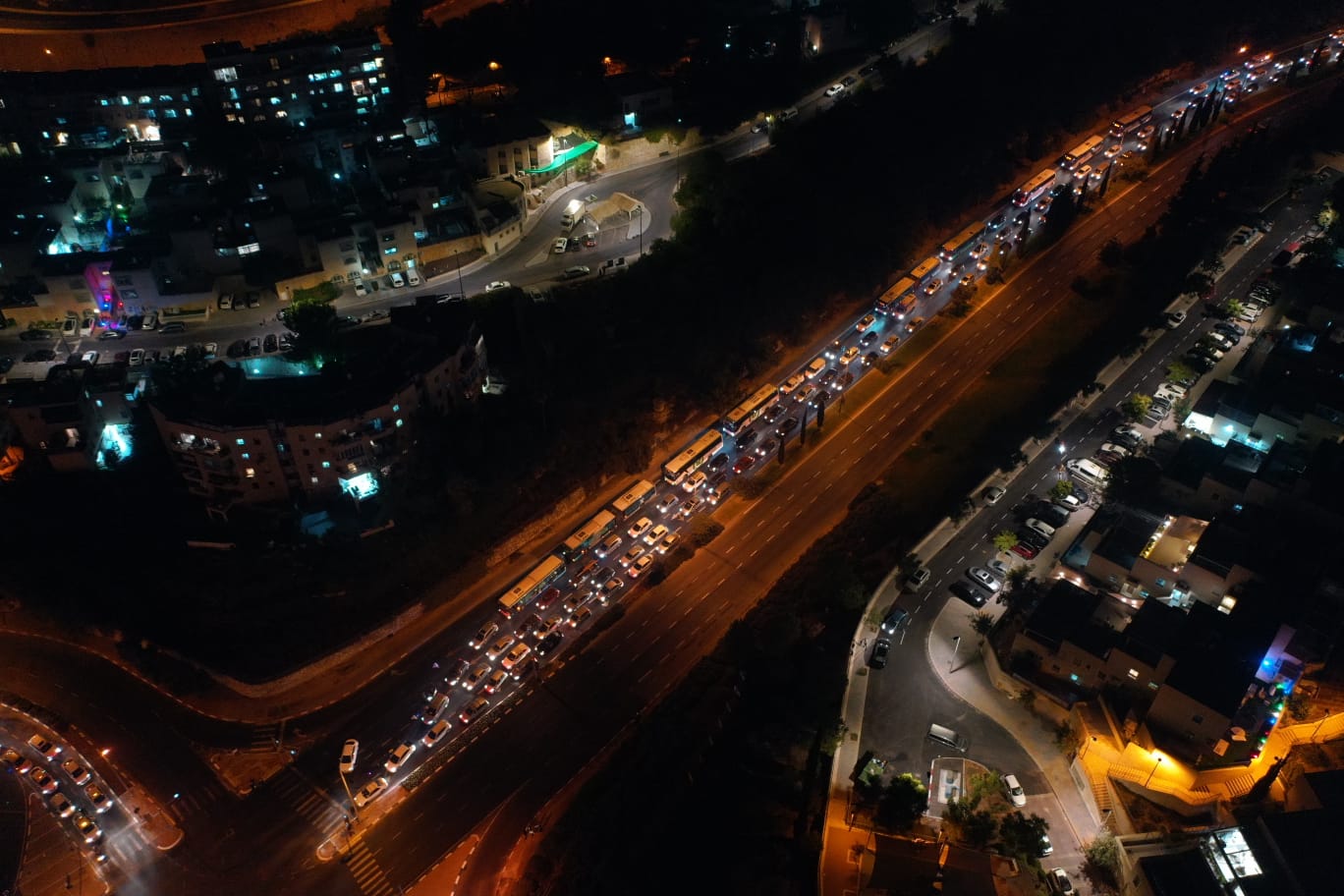 העוצר הלילי על שכונת רמות: כך הוא נראה מהרחפן • צפו