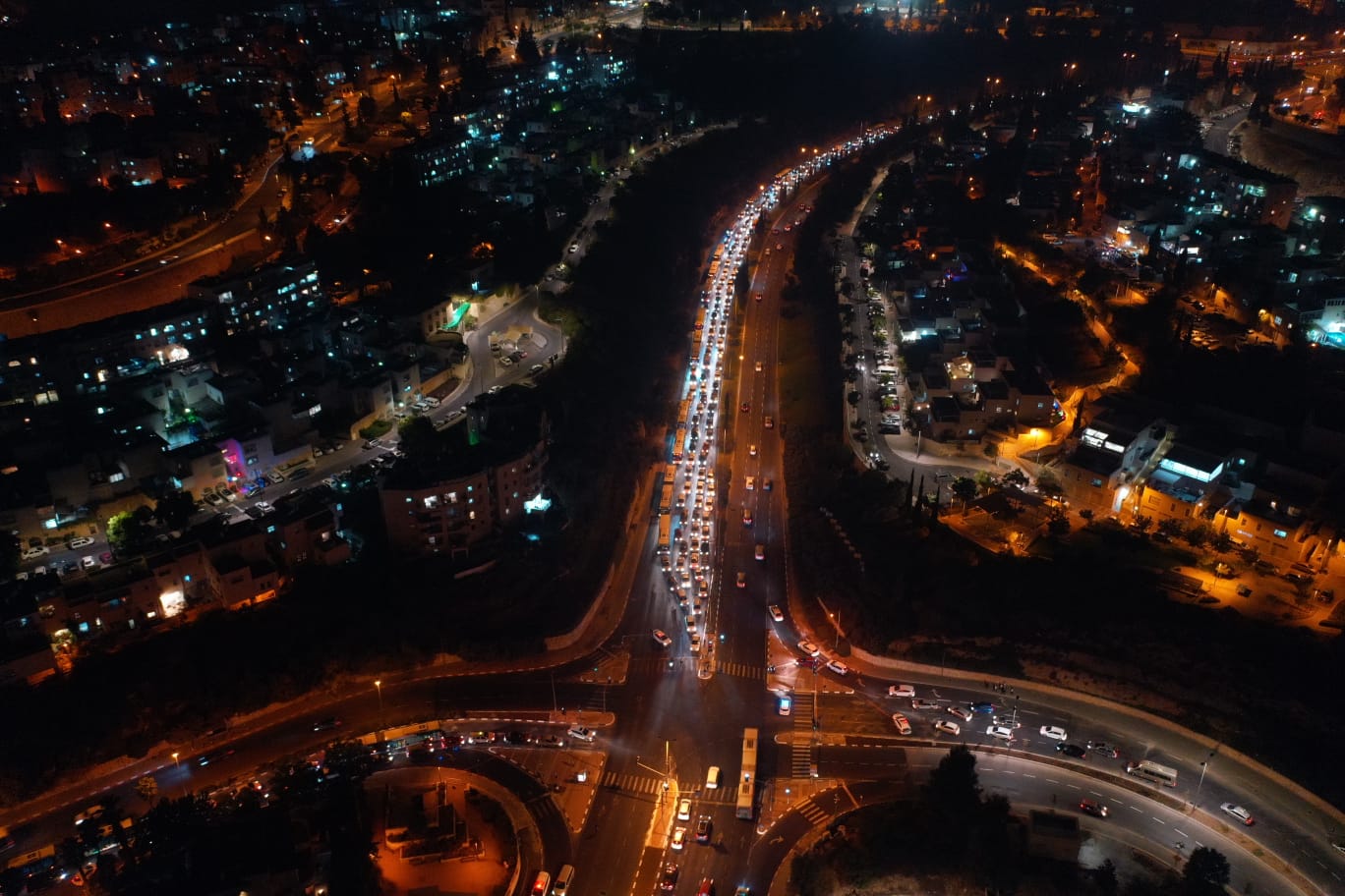 העוצר הלילי על שכונת רמות: כך הוא נראה מהרחפן • צפו