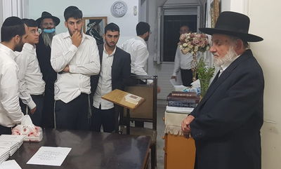 הגר"צ בוארון: בבית-כנסת אין סכנה; צריכים לבוא בהמונינו