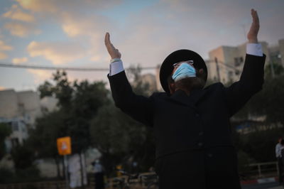 סיור מצולם בשכונה החרדית ה'אדומה'. צפו