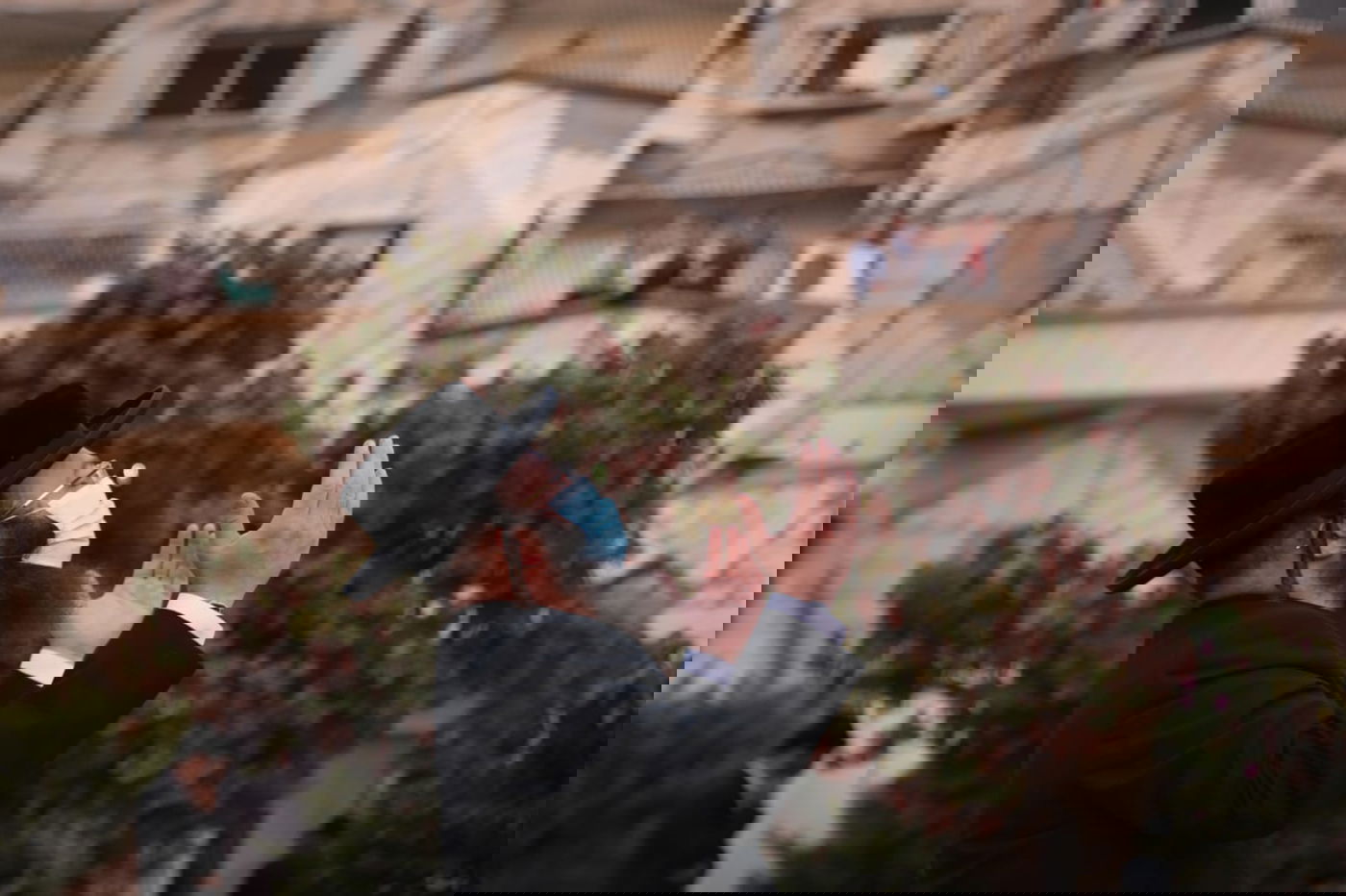 סיור מצולם בשכונה החרדית ה'אדומה'. צפו