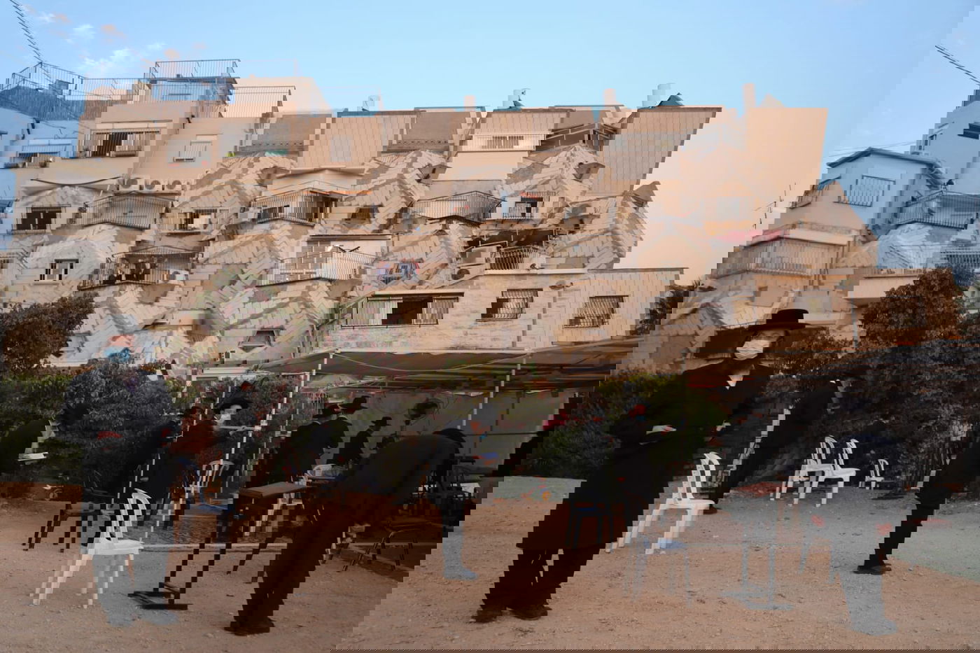 סיור מצולם בשכונה החרדית ה'אדומה'. צפו