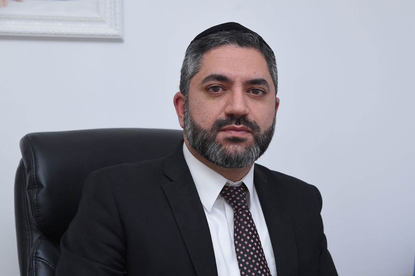 גואל ועקנין