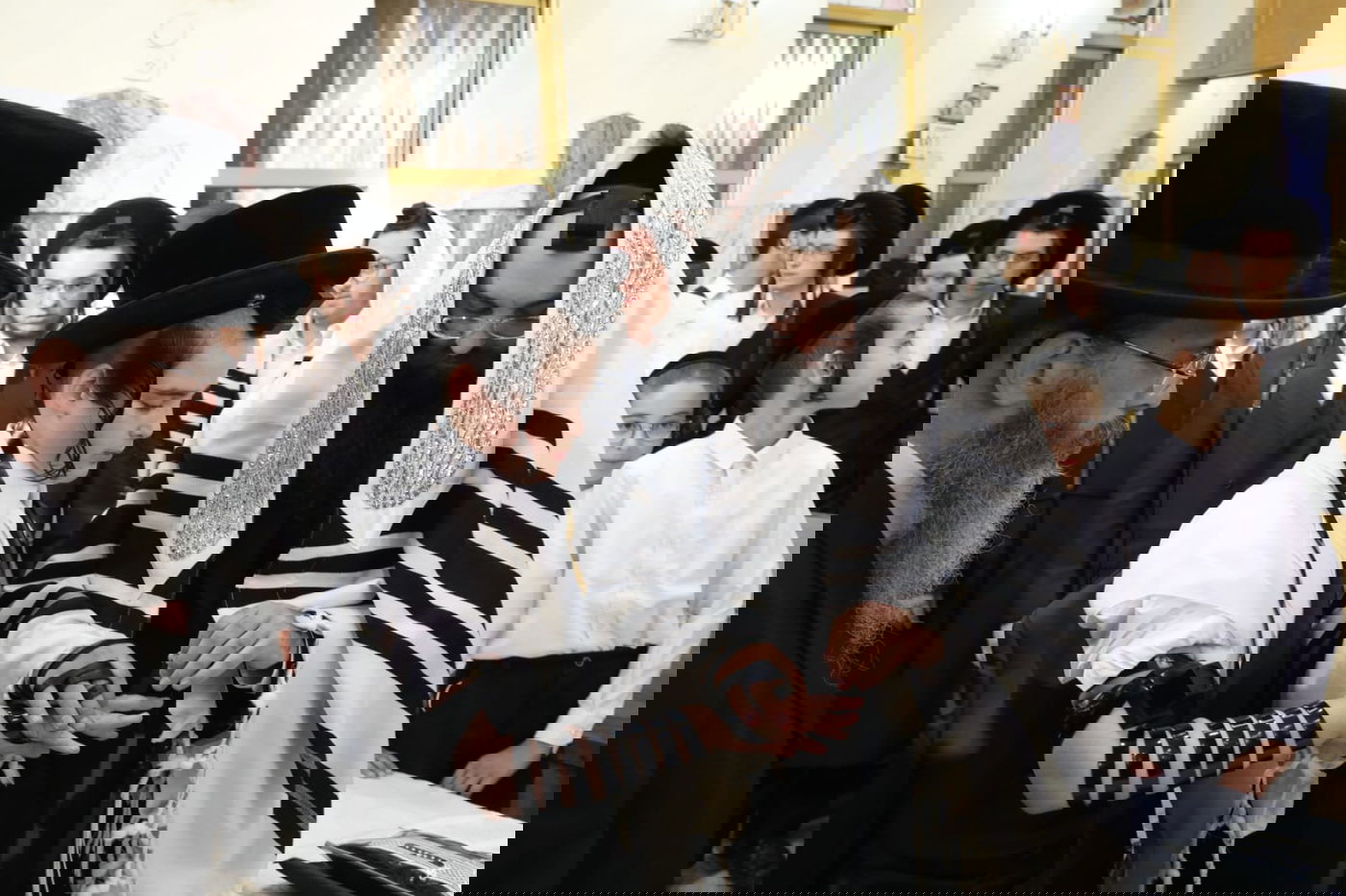 מעמד הנחת תפילין בסאדיגורה בירושלים