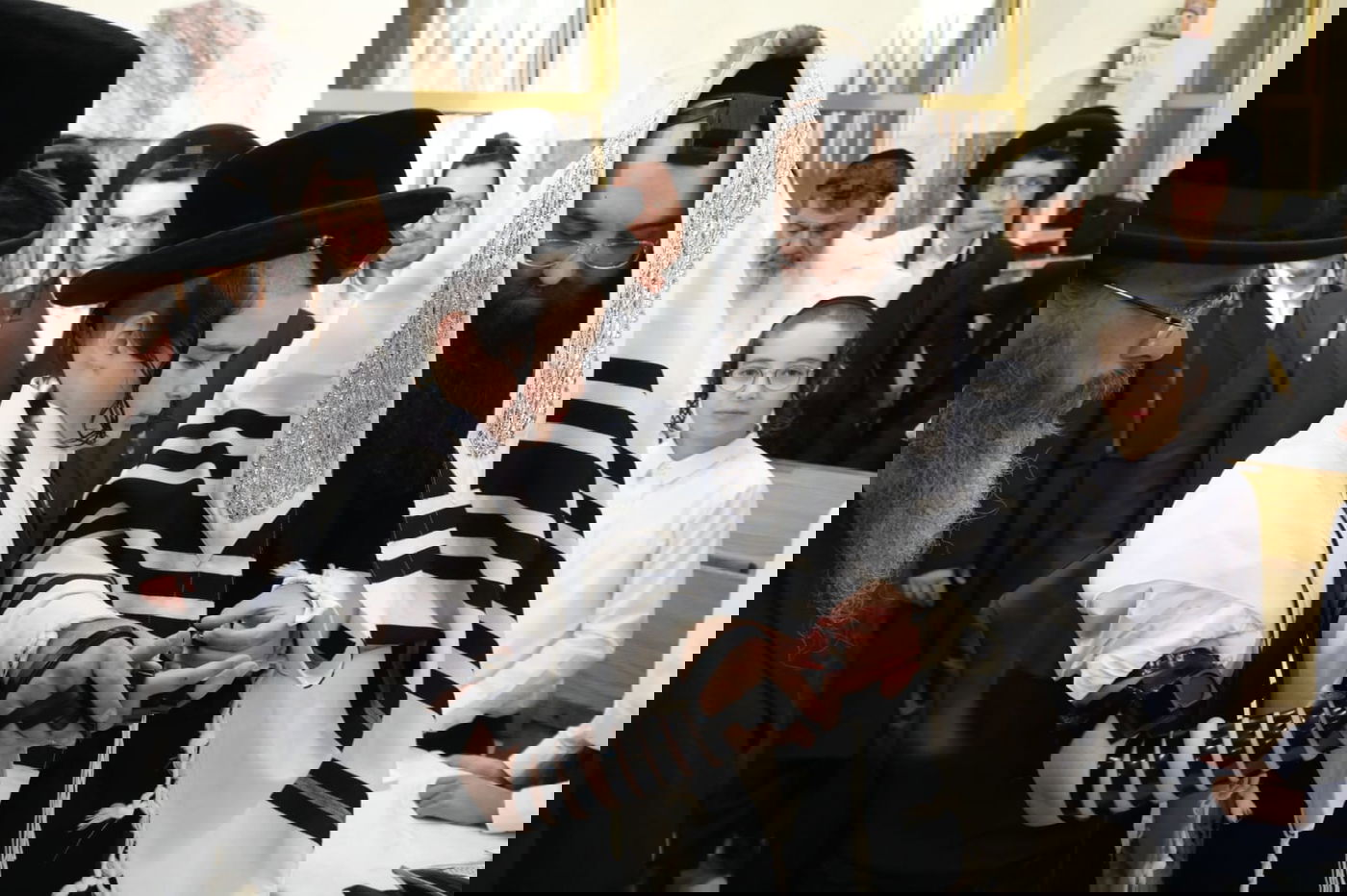 מעמד הנחת תפילין בסאדיגורה בירושלים