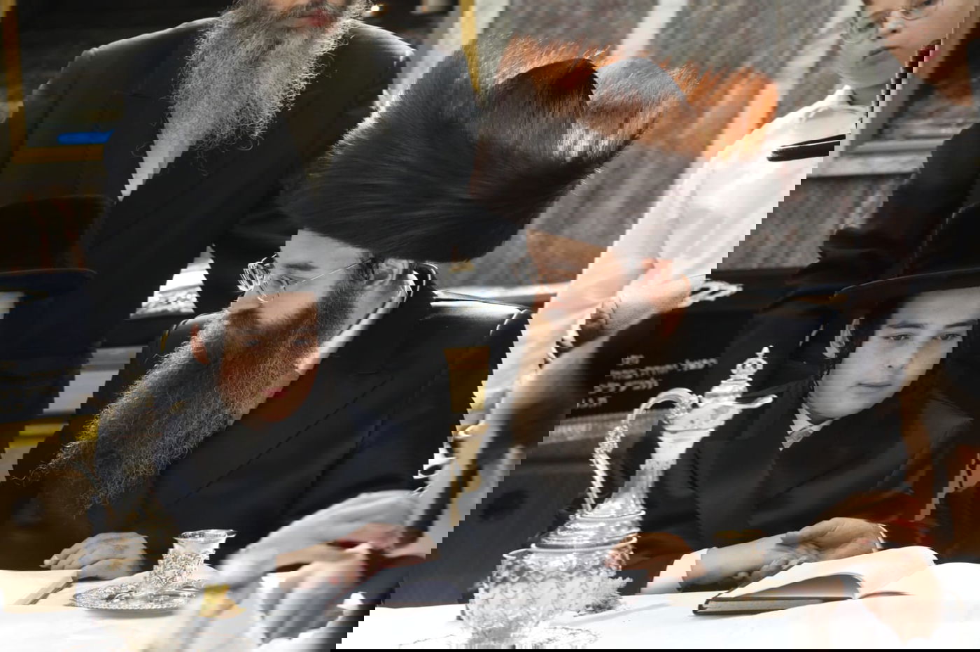 מעמד הנחת תפילין בסאדיגורה בירושלים