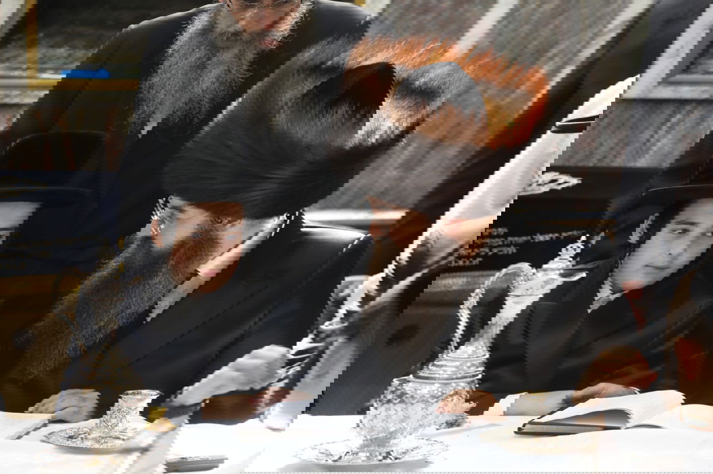 מעמד הנחת תפילין בסאדיגורה בירושלים