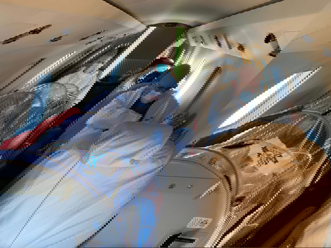 בתוך קפסולה: הרב הוטס ארצה, עם קורונה