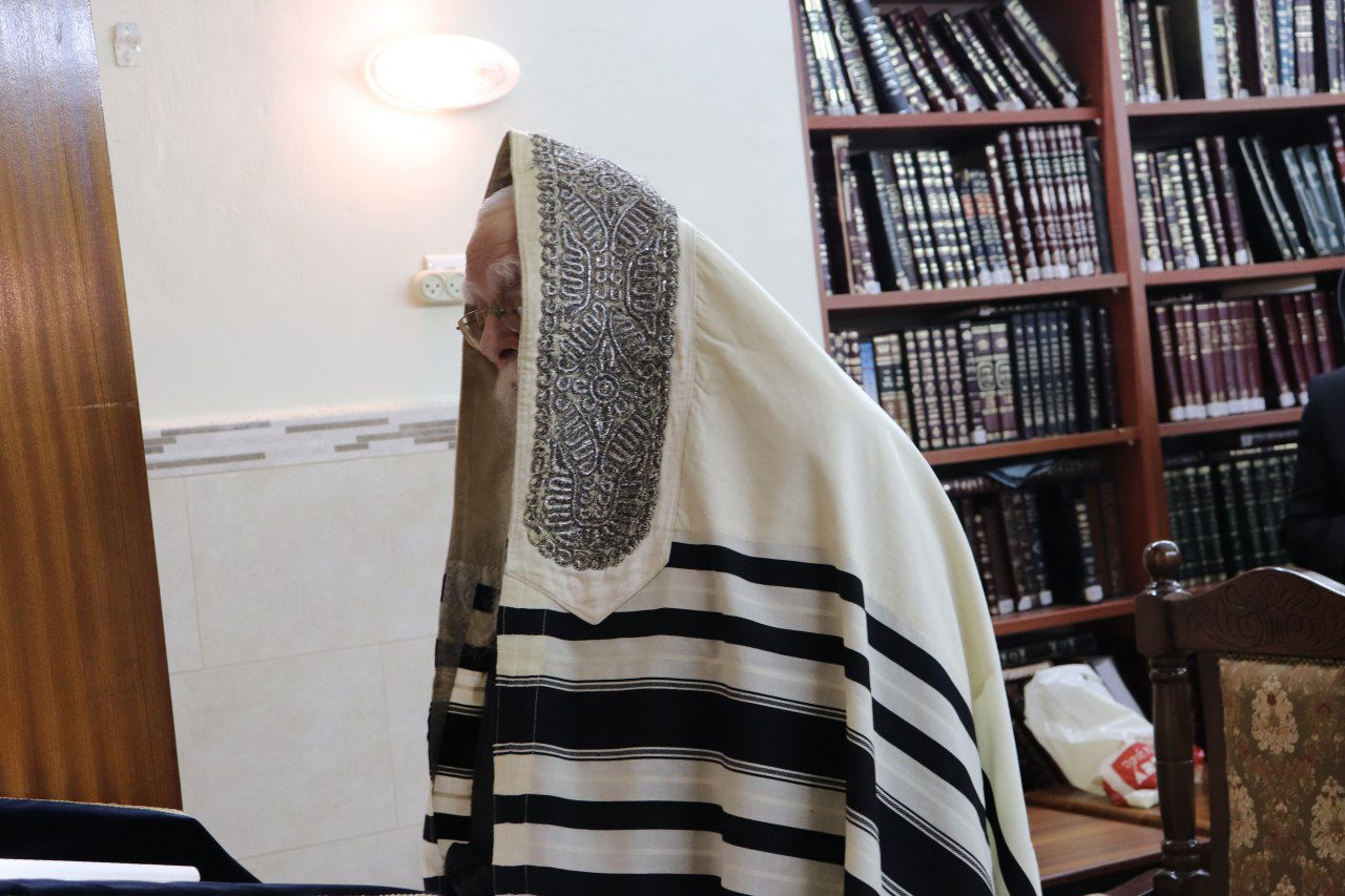 בשאץ ויז'ניץ התכנסו לאמירת הסליחות הראשונות