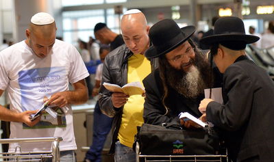 חסידי ברסלב בדרך לציון