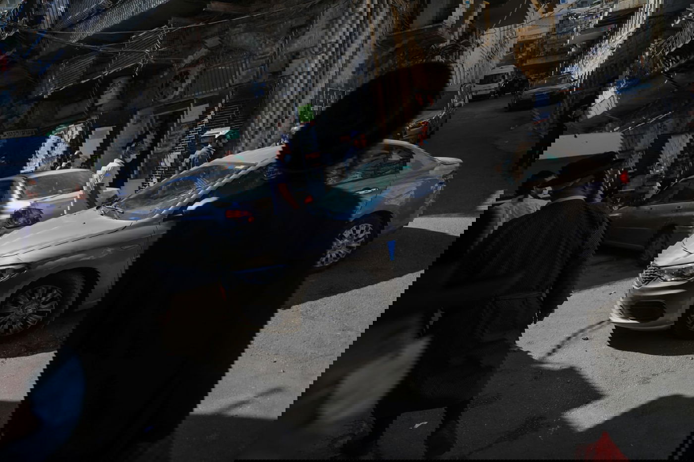 תיעוד: פקחים שהותקפו במאה שערים ורכבם הושחת - חולצו