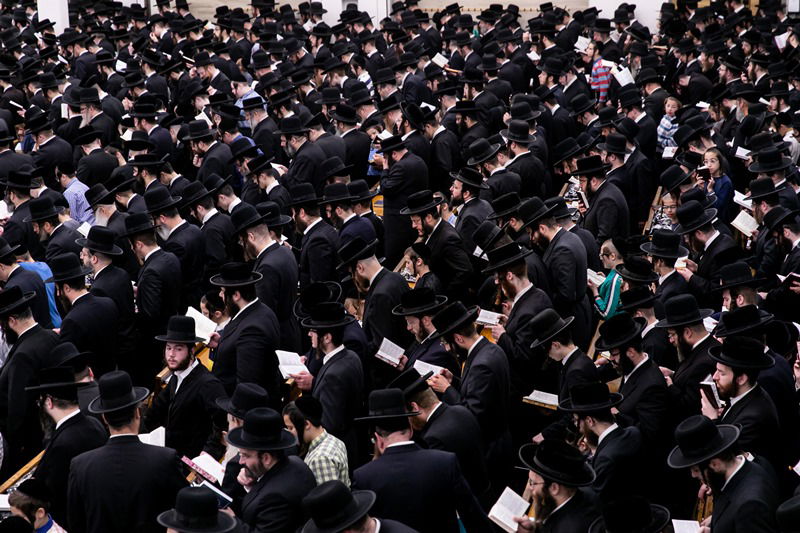 אלפי חסידי סאטמר אמרו סליחות וחנכו את האגף החדש בביהמ"ד