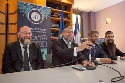 הגר"פ גולדשמידט  עם רבני צרפת ובריטניה