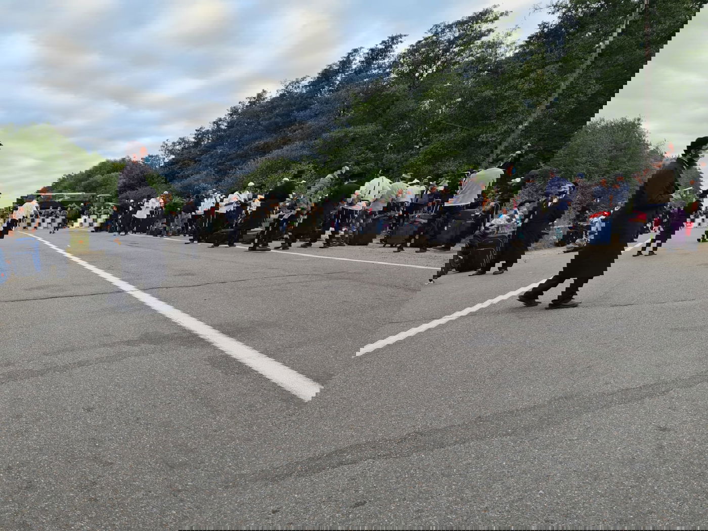 צפו בגבול בבלארוס: צעקות ושירים - בחושך