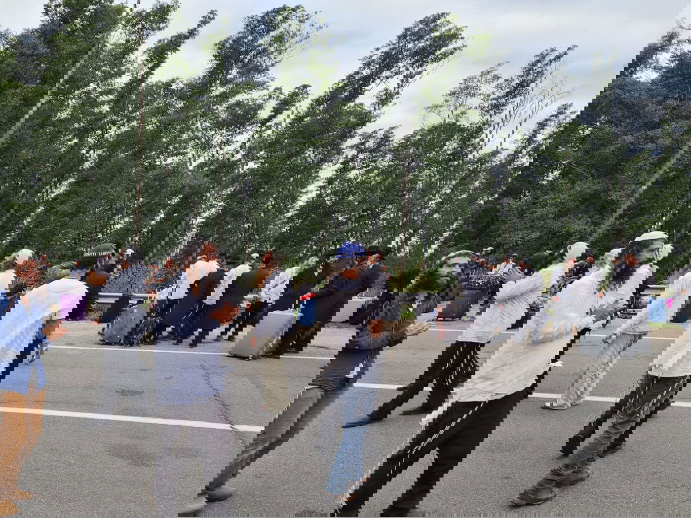 צפו בגבול בבלארוס: צעקות ושירים - בחושך