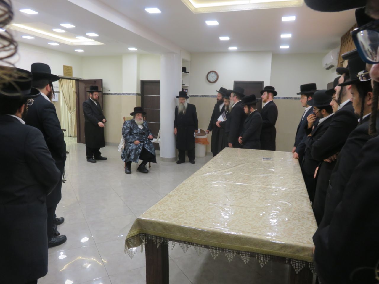 בחורי 'דרכי נועם' התברכו אצל הרבי מויז'ניץ