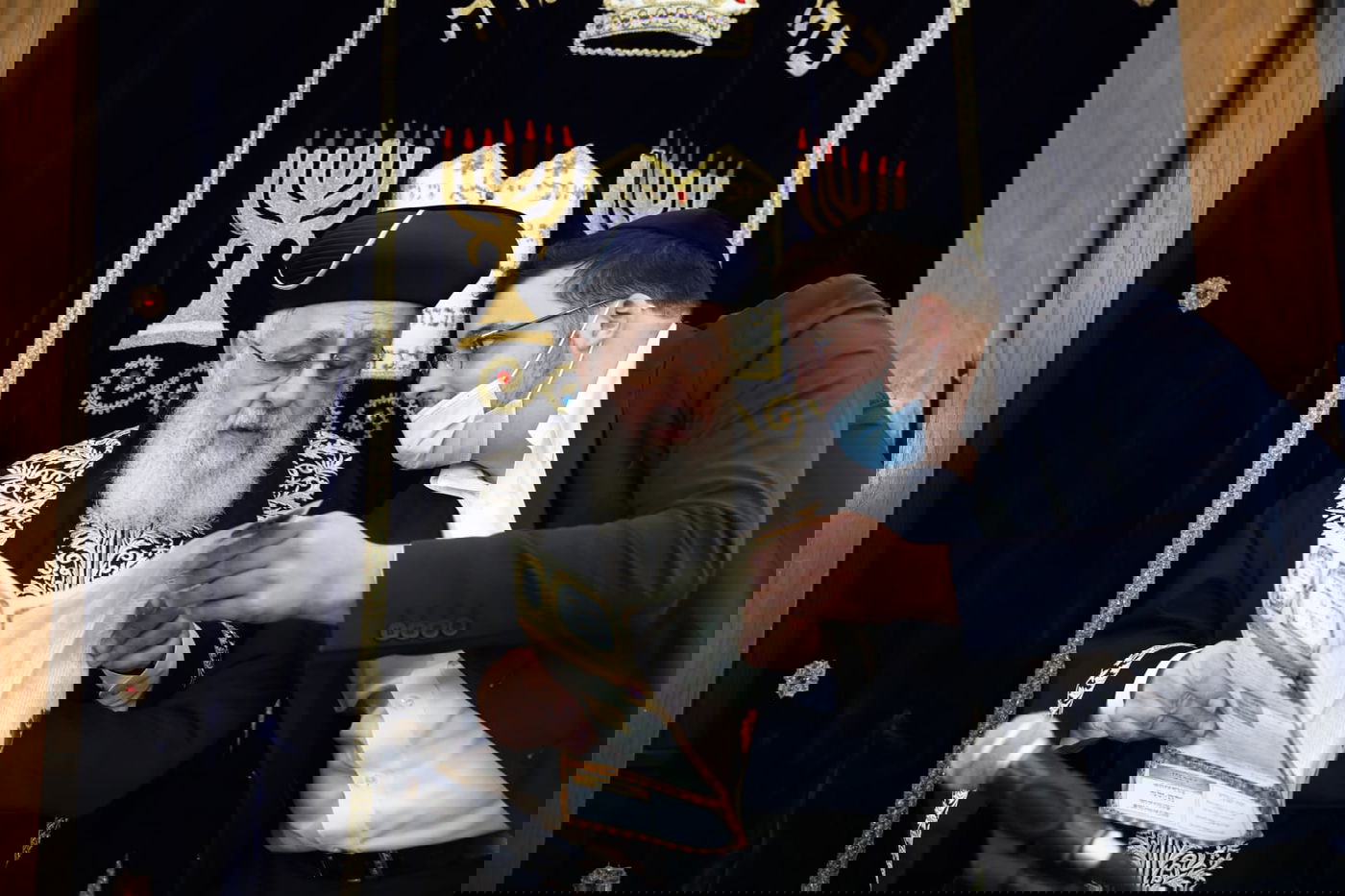 הראש"ל ערך מעמד הכתרה בבני ברק • צפו