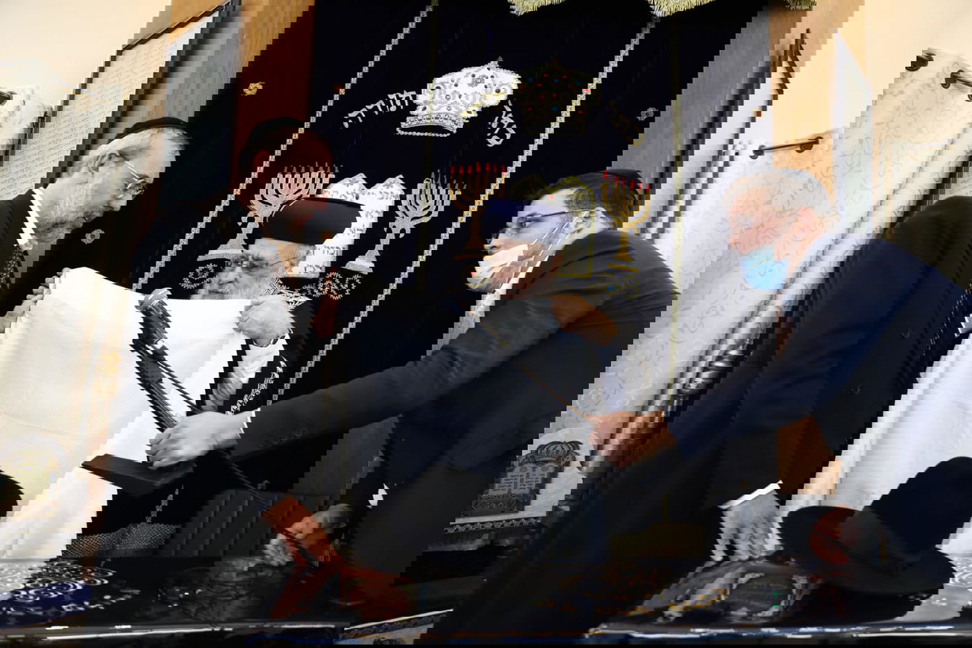 הראש"ל ערך מעמד הכתרה בבני ברק • צפו