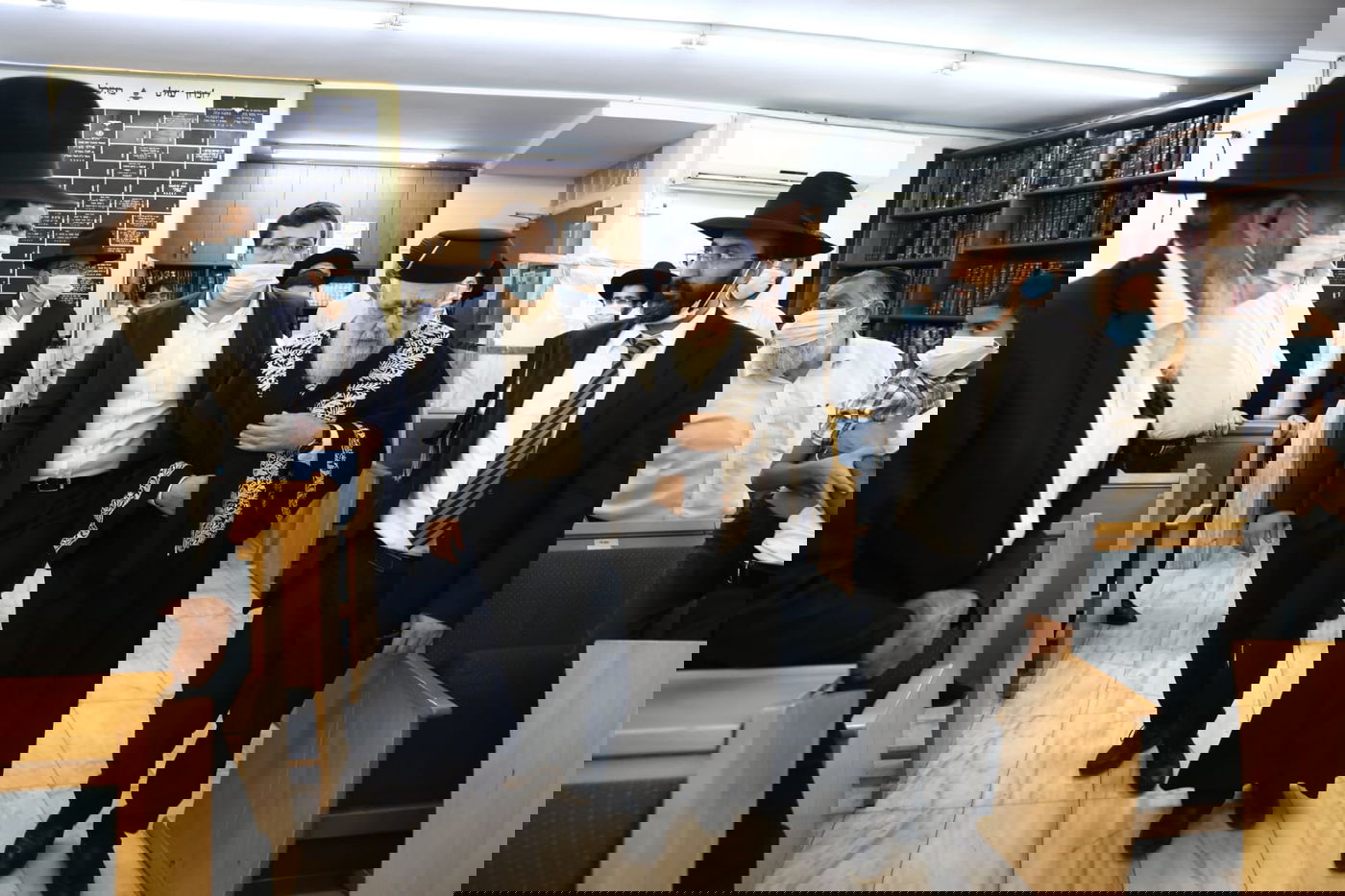 הראש"ל ערך מעמד הכתרה בבני ברק • צפו