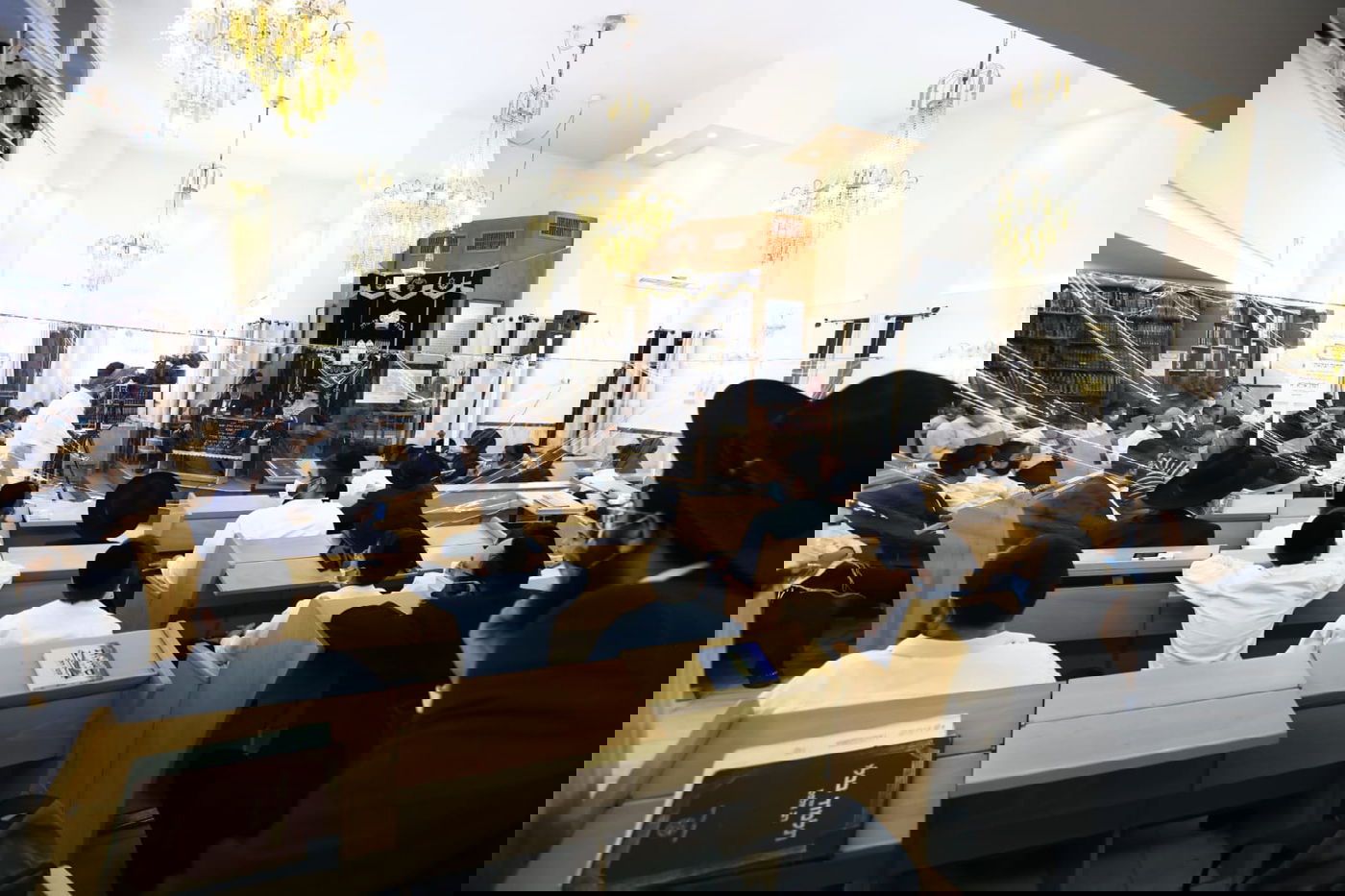 הראש"ל ערך מעמד הכתרה בבני ברק • צפו