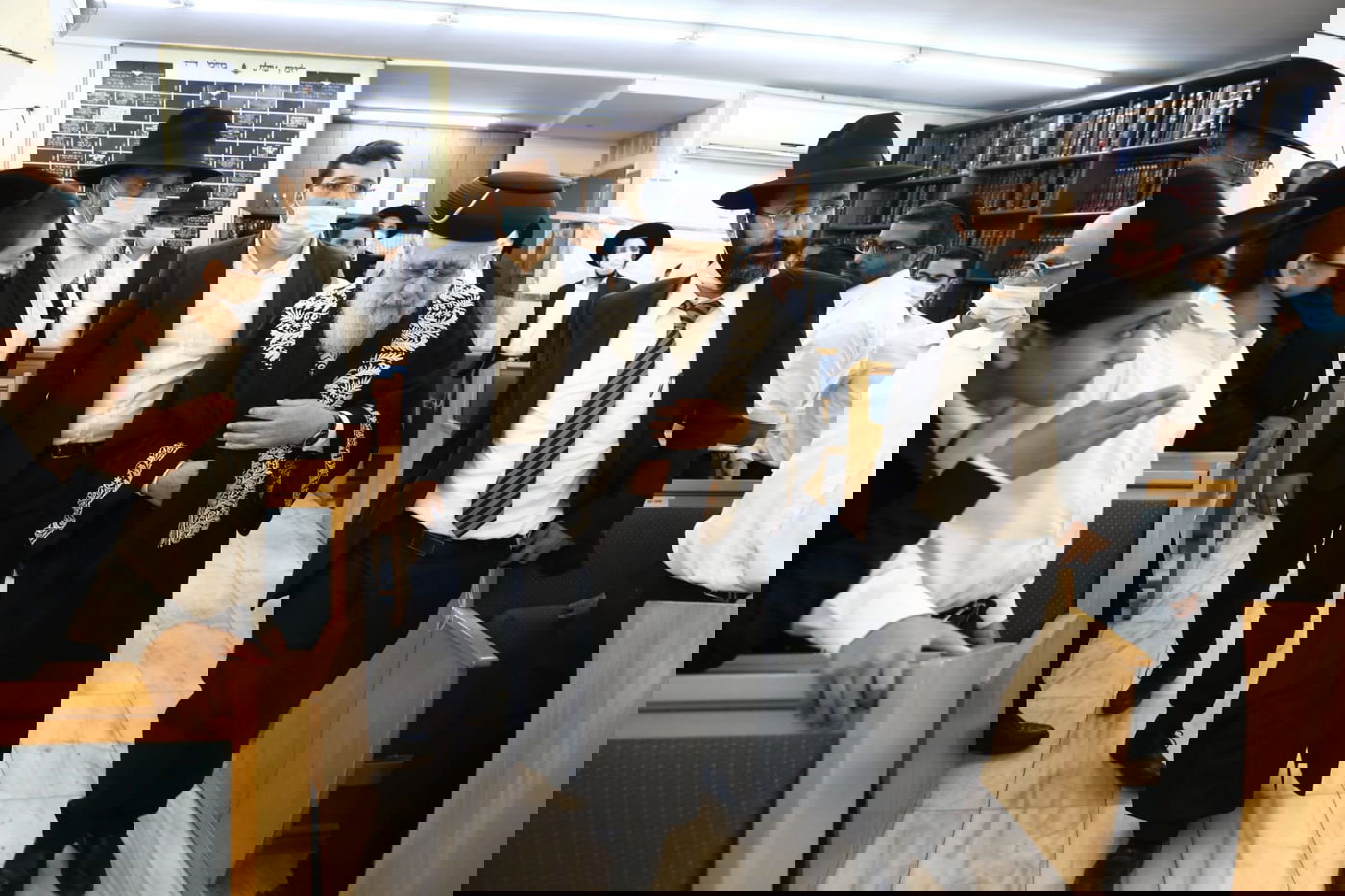 הראש"ל ערך מעמד הכתרה בבני ברק • צפו