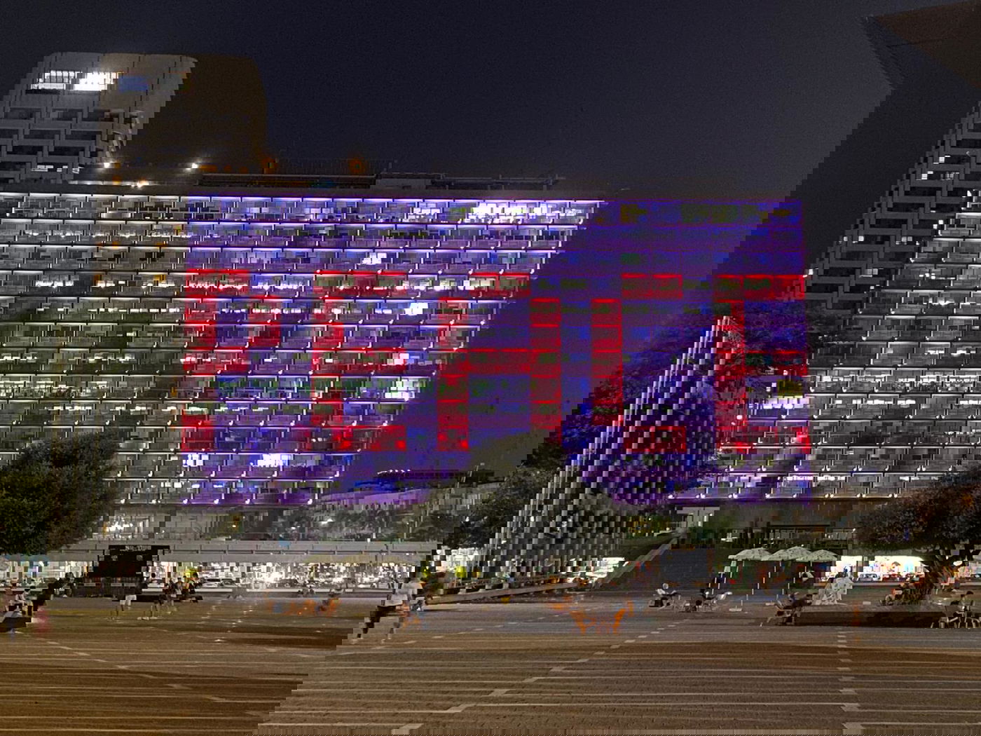 "שלום,  سلام, Peace" בעיריית תל אביב. צפו