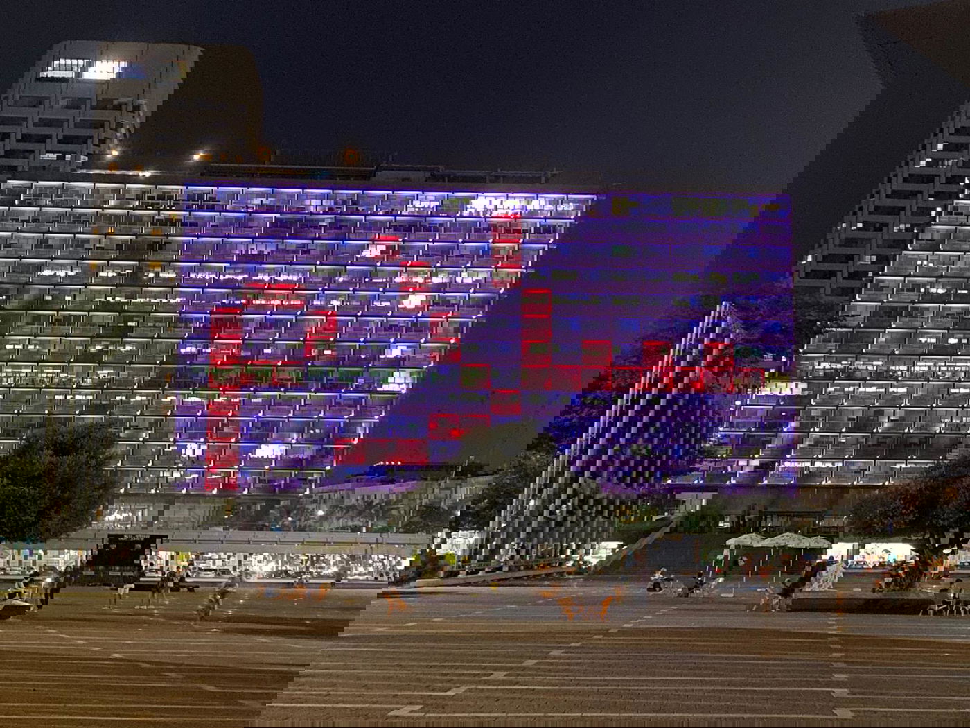 "שלום,  سلام, Peace" בעיריית תל אביב. צפו