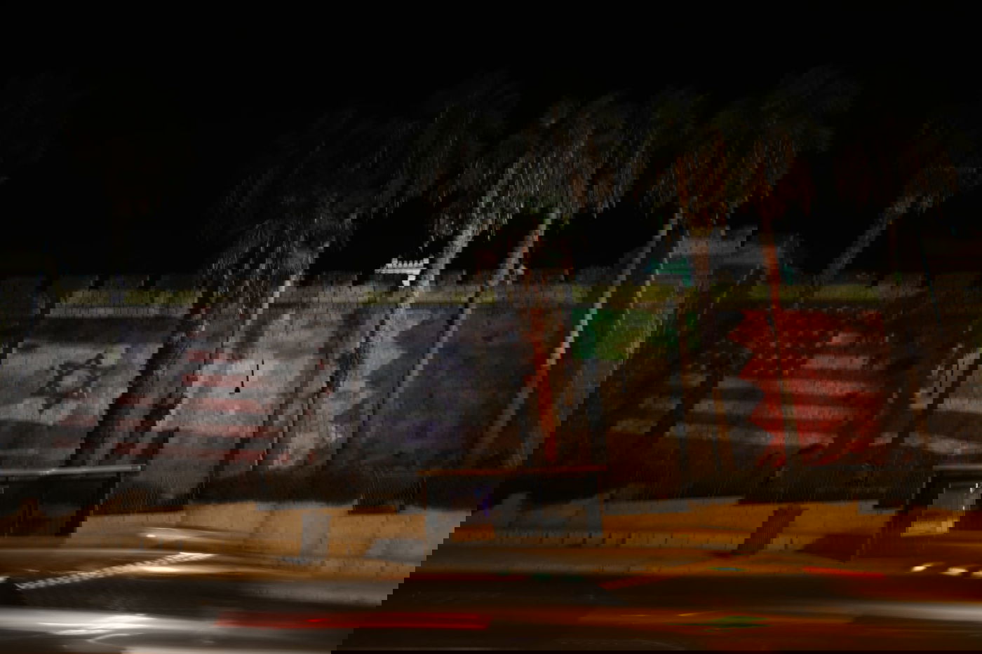 חומות העיר העתיקה הוארו בדגלי ישראל, ארה"ב, האמירויות ובחריין