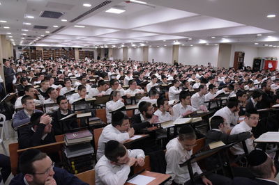 כד יתבין ישראל. בני ישיבת 'וולפסון' בשיעור כללי