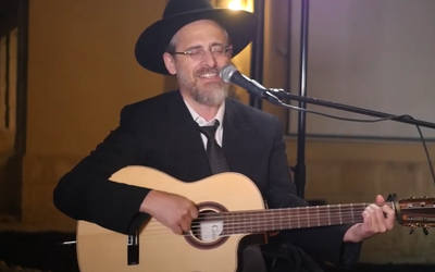 'אוחילה לקל': קומזיץ מרגש עם ר' הלל פלאי