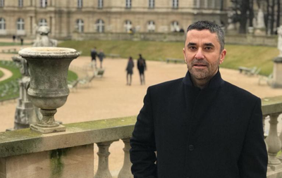 סגן השר בעת היותו השגריר בפריז