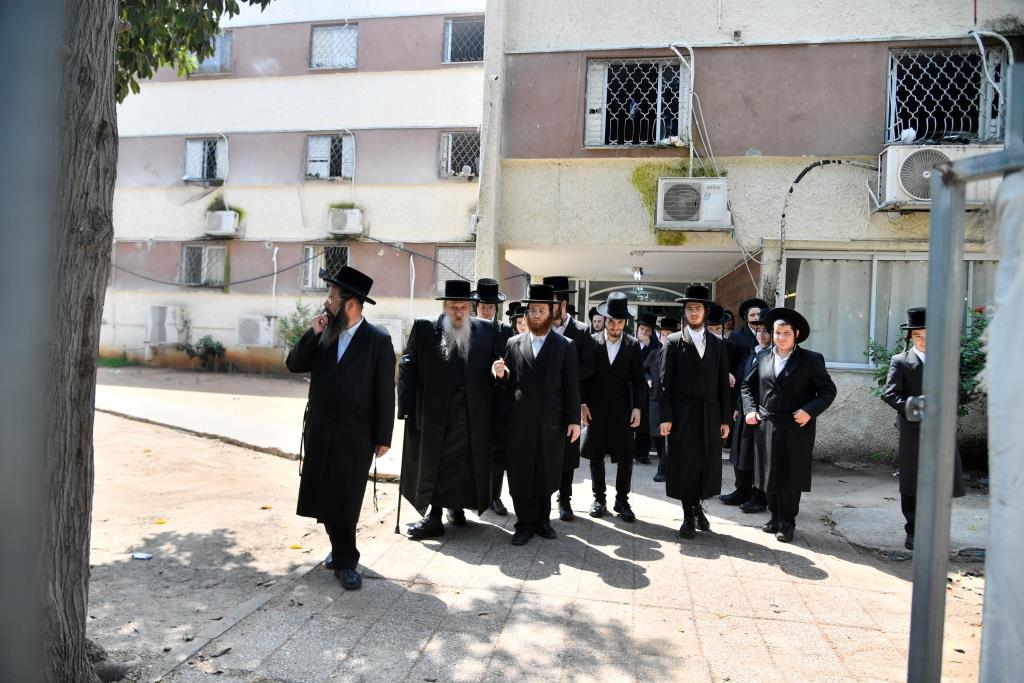 הרבי מטשרנוביל חיזק את בחורי הישיבה