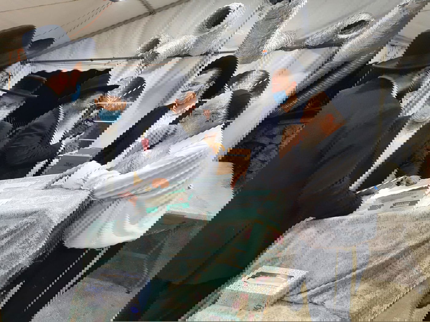 בחצר הבית: הגר"ב אלישיב הקים בית מדרש