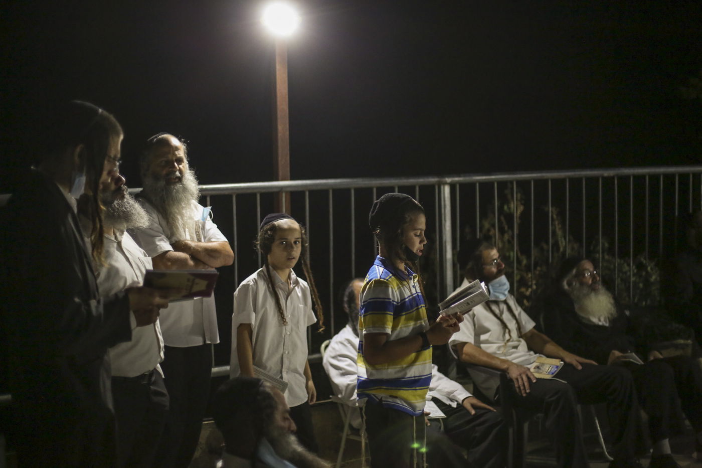 אמירת הסליחות האחרונות במירון ובעמוקה