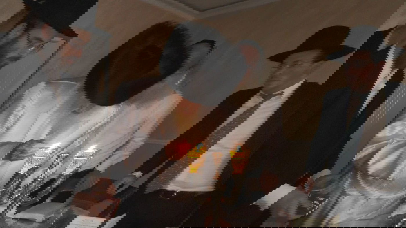 לראשונה: הגר"מ שטרנבוך התפלל בישיבה