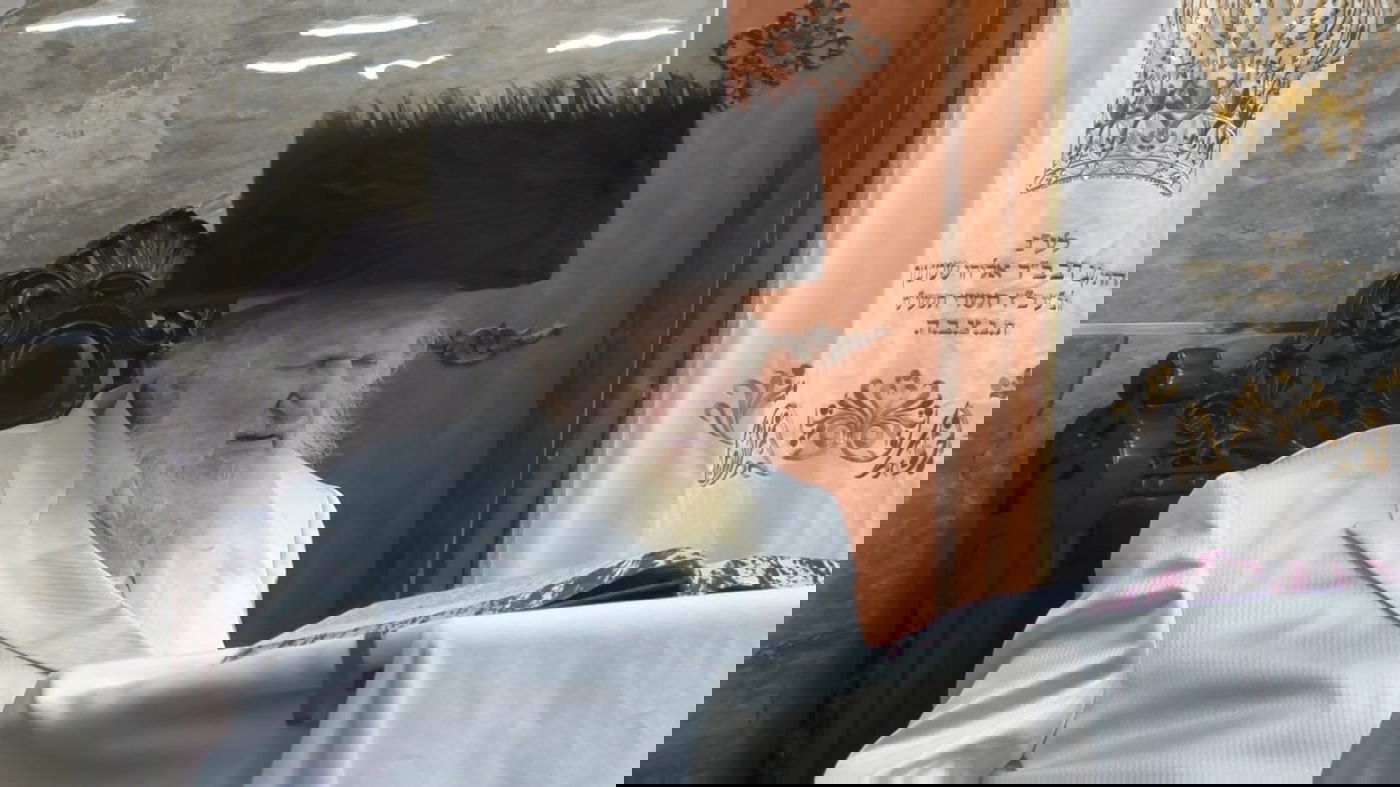 לראשונה: הגר"מ שטרנבוך התפלל בישיבה