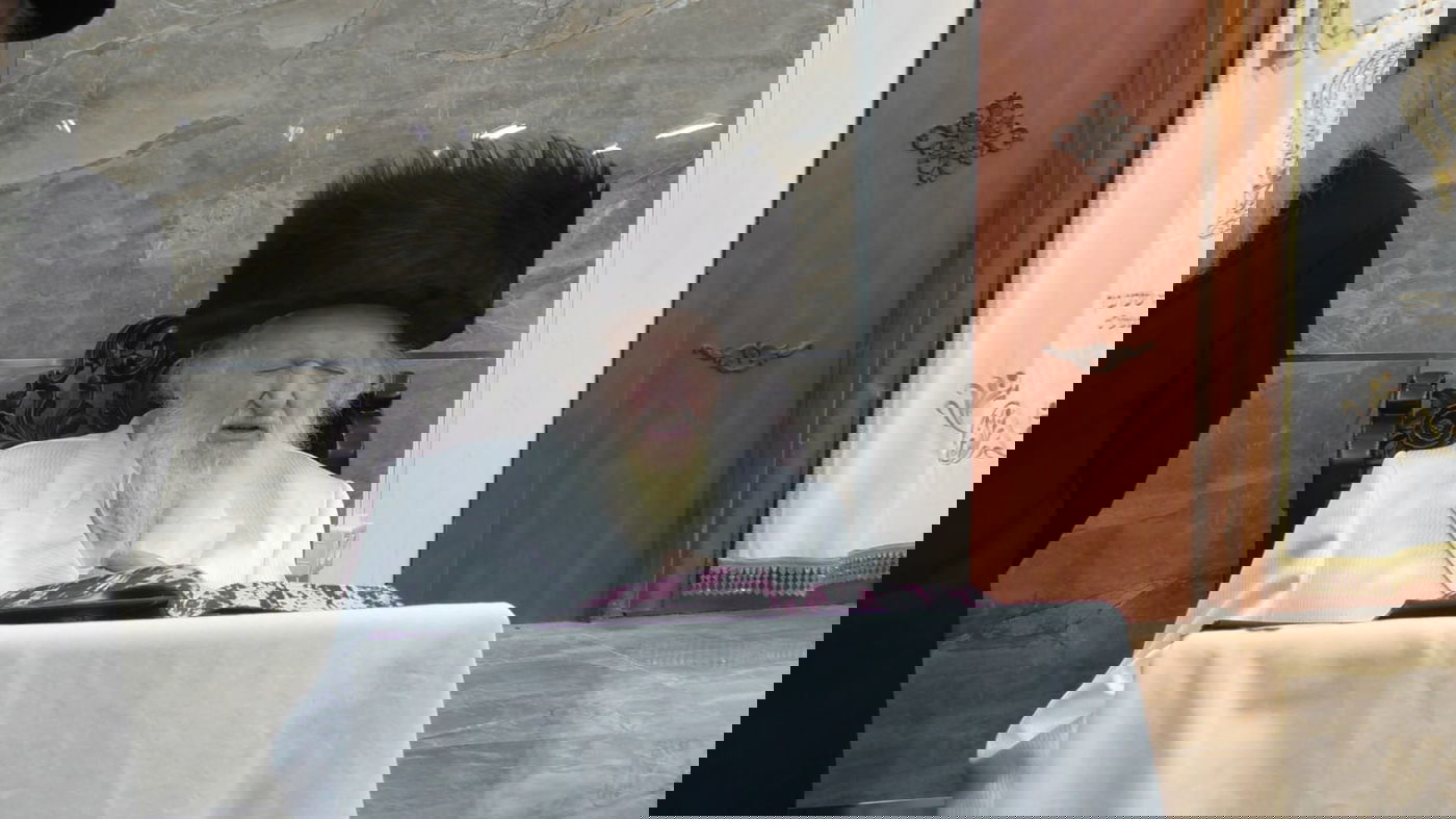 לראשונה: הגר"מ שטרנבוך התפלל בישיבה